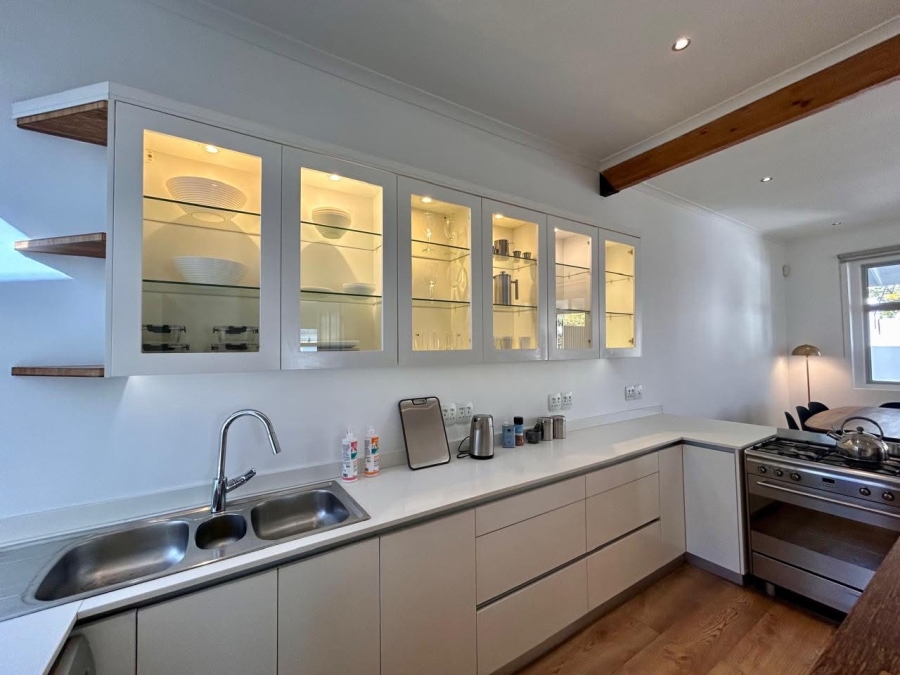 To Let 2 Bedroom Property for Rent in Sea Point Western Cape